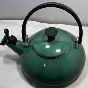 Le Creuset Emerald Teapot with Black Handle